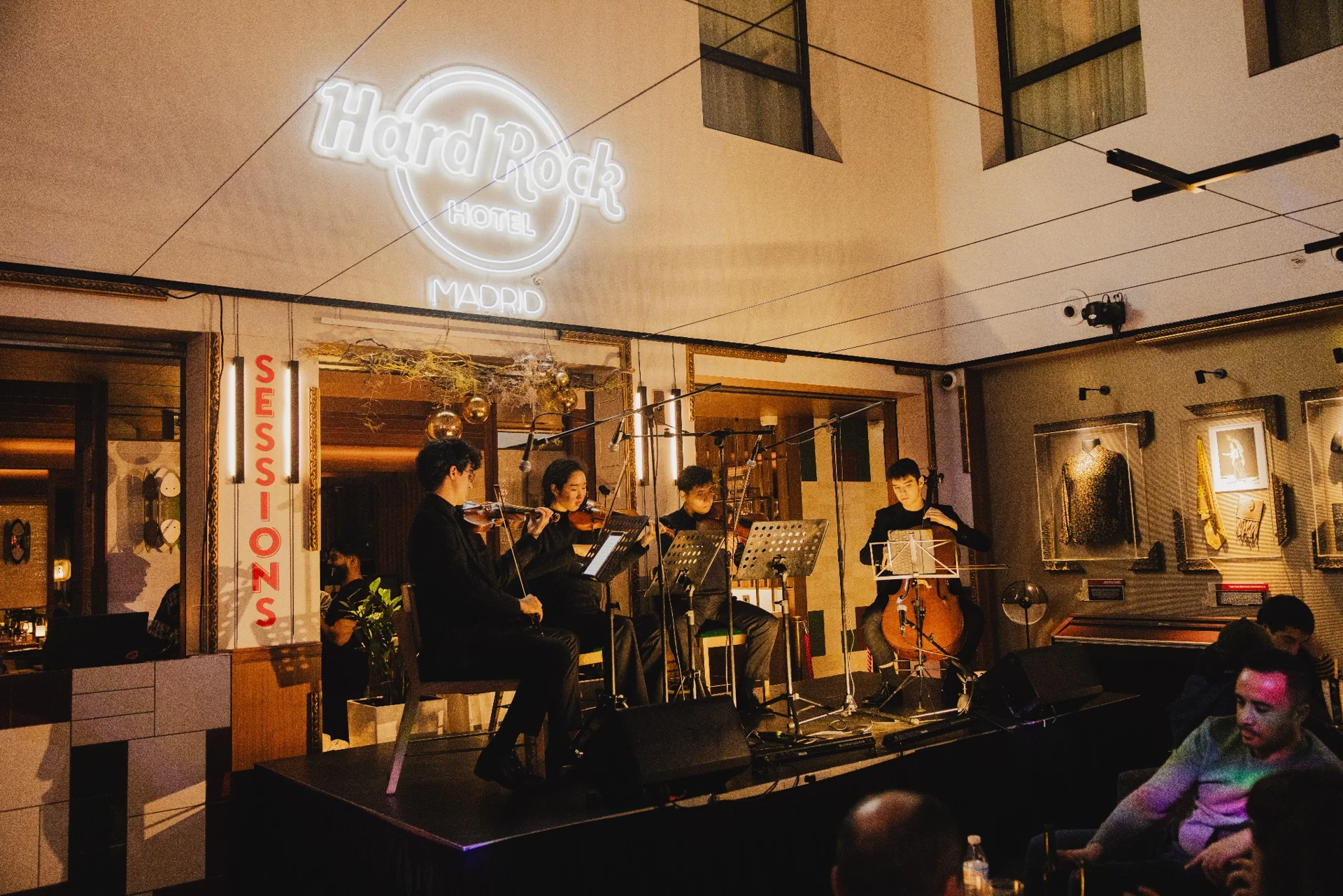 Cuarteto de cuerda en concierto en Hard Rock Hotel Madrid