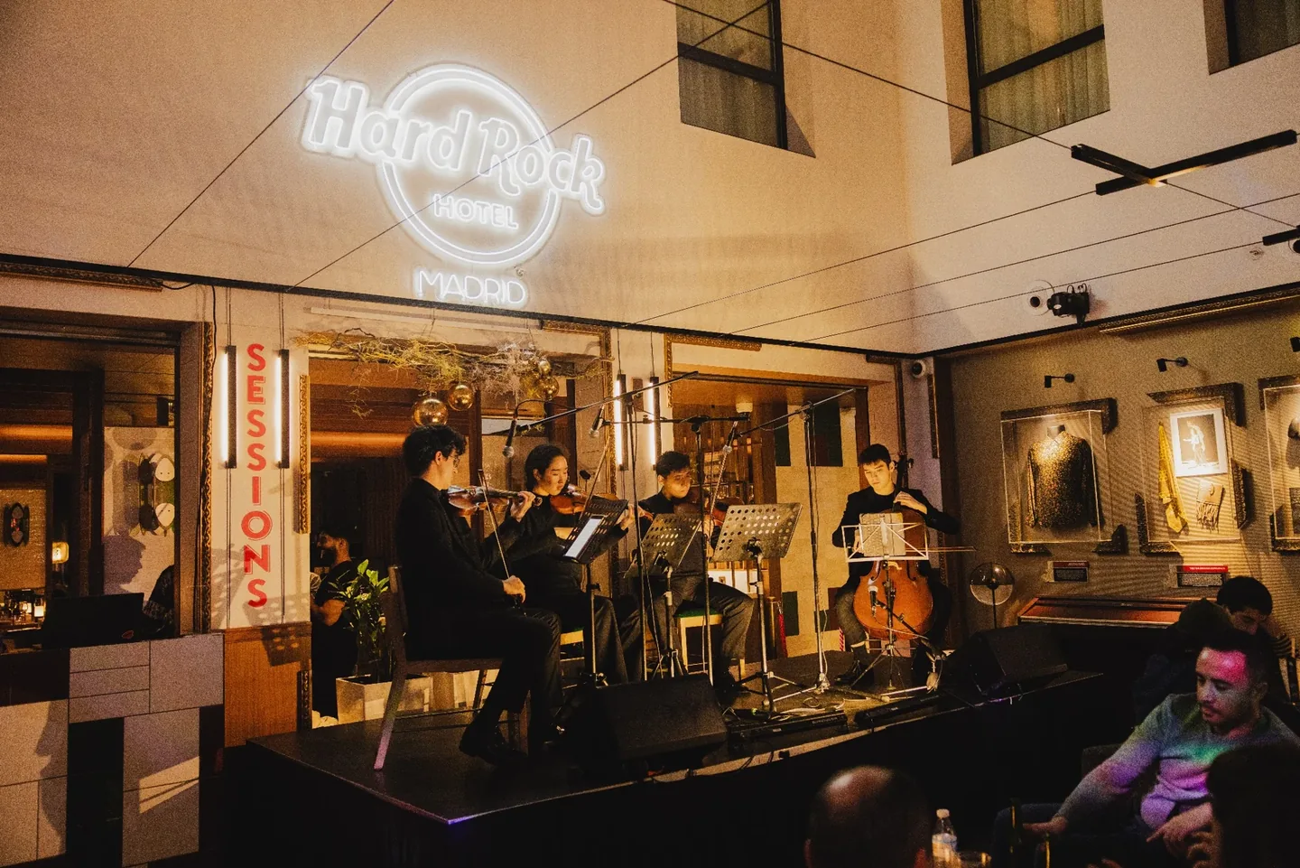 Cuarteto de cuerda en concierto en Hard Rock Hotel Madrid